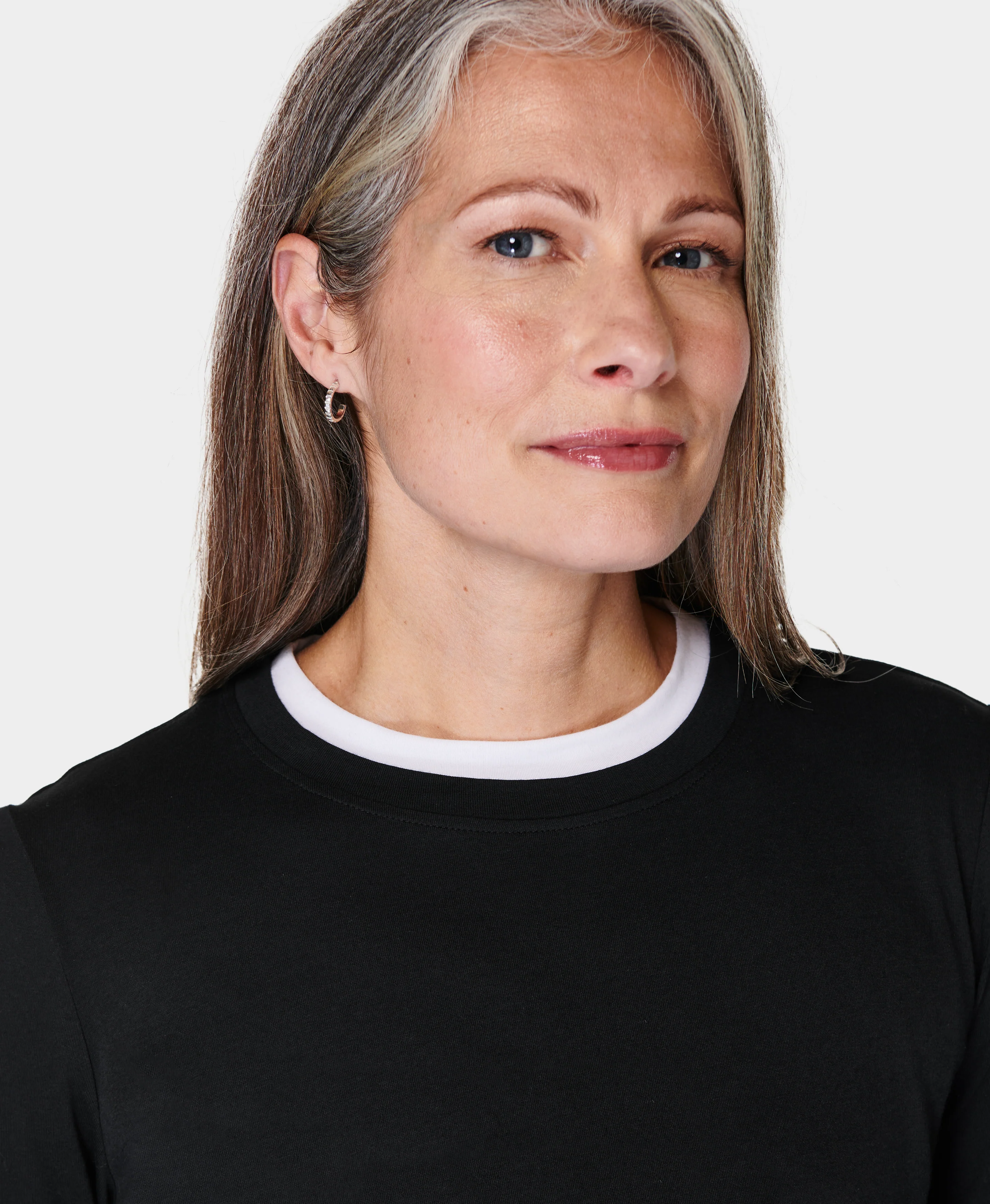Essential Long Sleeve T-shirt - Image 4