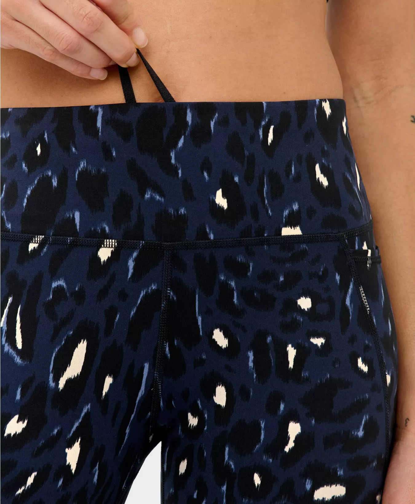 Power Cropped Workout Leggings - Image 6